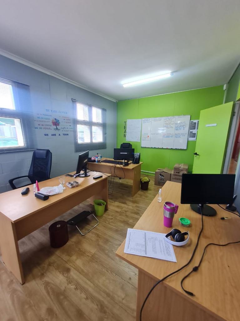 To Let Commercial Property for Rent in Pinelands Western Cape